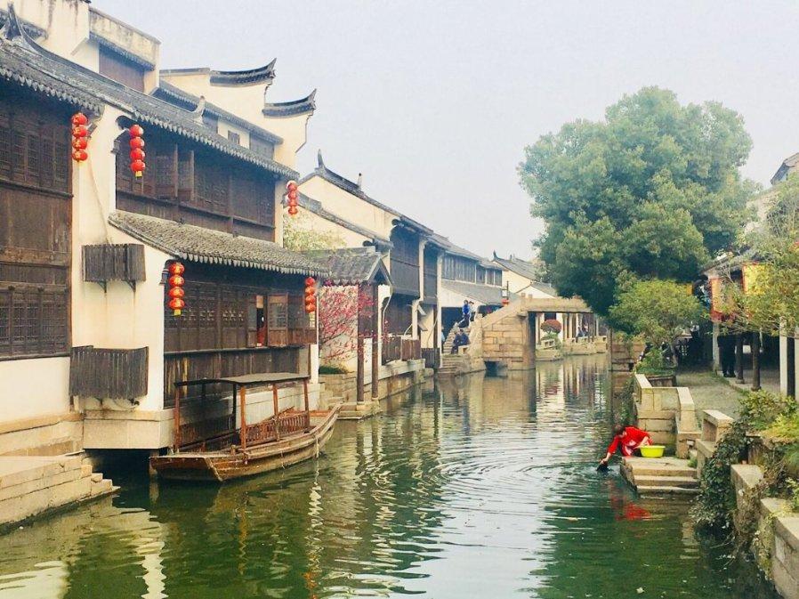 浙江社会消费品零售总额增长远逾年度目标 消费引擎 表现超预期